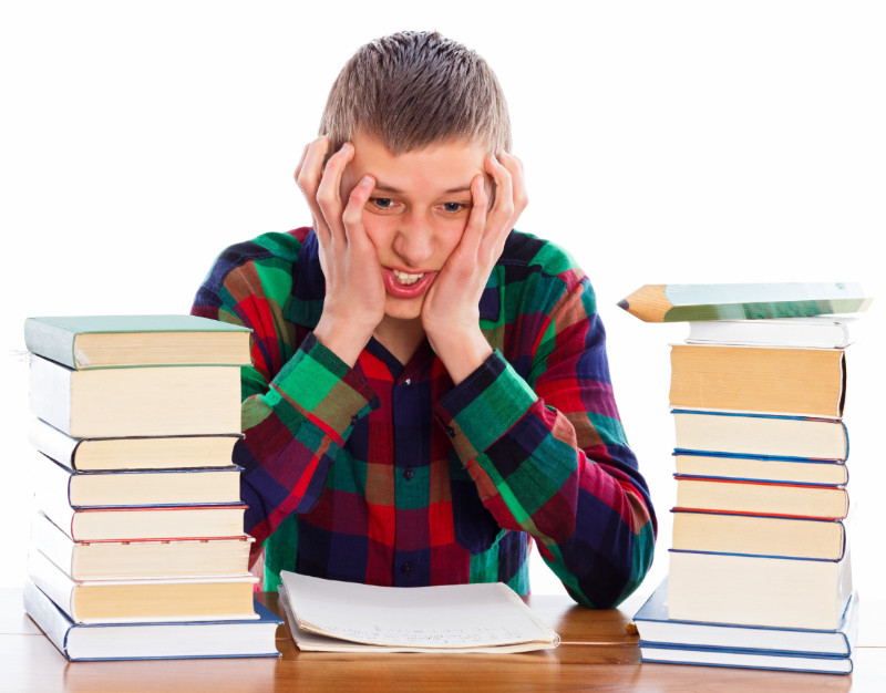 O que devo evitar na hora de escolher meus materiais de estudo.